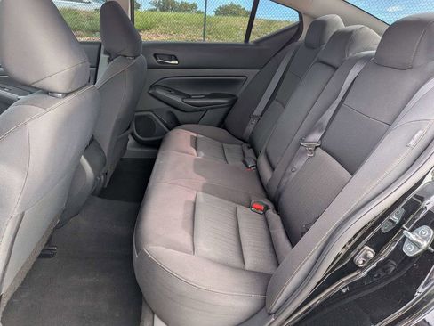 Used 2022 Nissan Altima 2.5 SV FWD image 13
