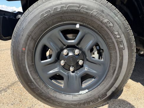 Certified 2023 Jeep Gladiator Sport w/ Trailer Tow Package AWD/4WD image 26