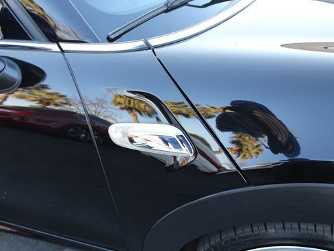 Used 2017 MINI Cooper S image 11