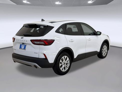 Used 2025 Ford Escape Active AWD/4WD image 9