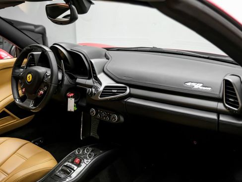 Used 2014 Ferrari 458 Spider RWD image 21