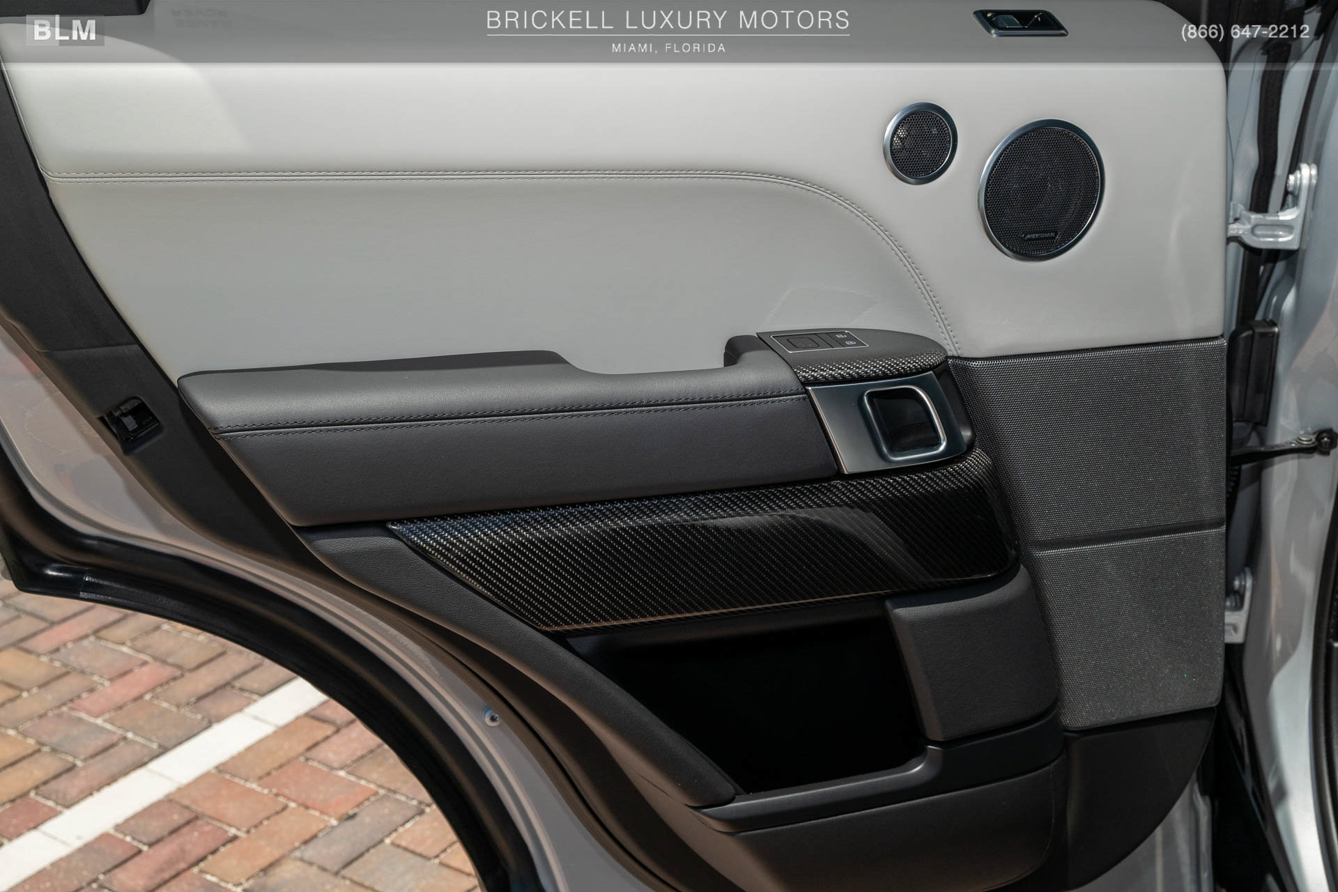 Used 2022 Land Rover Range Rover Sport SVR Carbon Edition AWD/4WD image 17