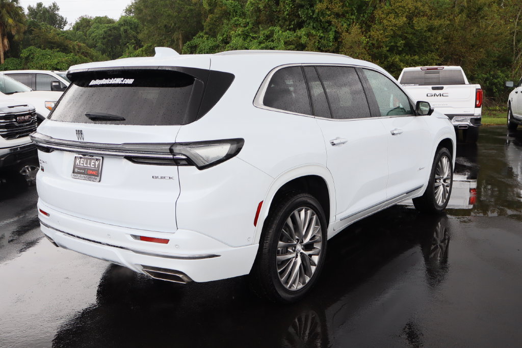 Certified 2026 Buick Enclave Avenir w/ Super Cruise Package AWD/4WD image 9