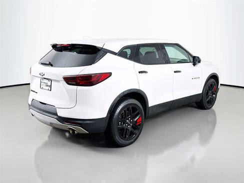 Used 2023 Chevrolet Blazer LT image 8