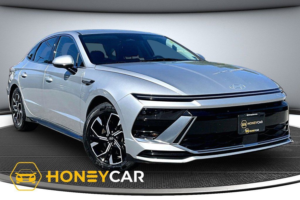 Used 2025 Hyundai Sonata SEL FWD image 1