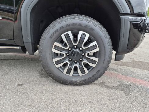 New 2026 GMC Sierra 2500 Denali Ultimate AWD/4WD image 15