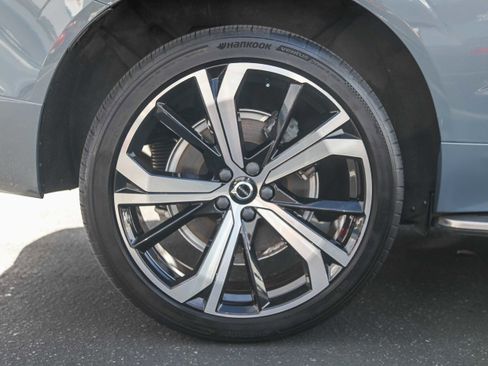 Used 2023 Volvo XC60 T8 Ultimate image 10