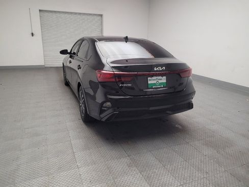 Used 2024 Kia Forte LXS w/ LXS Technology Package FWD image 6