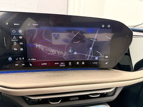 Used 2025 Audi Q5 Premium w/ Convenience Package image 21