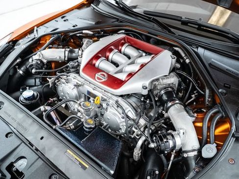 Used 2017 Nissan GT-R Premium w/ Premium Interior Package AWD/4WD image 33