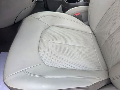 Used 2021 Chrysler Voyager Lxi FWD image 17