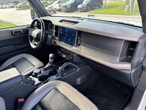 Used 2024 Ford Bronco Wildtrak image 16