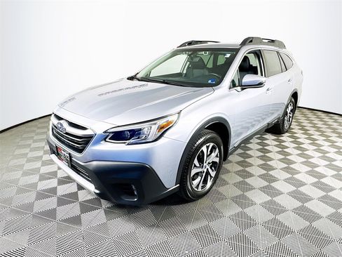 Used 2021 Subaru Outback Limited XT image 3