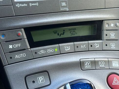 Used 2014 Toyota Prius Four image 21