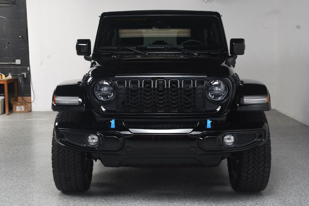 Used 2024 Jeep Wrangler High Altitude AWD/4WD image 9