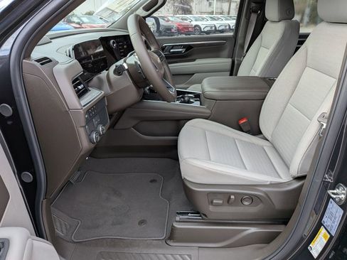 New 2026 Chevrolet Suburban LS image 15