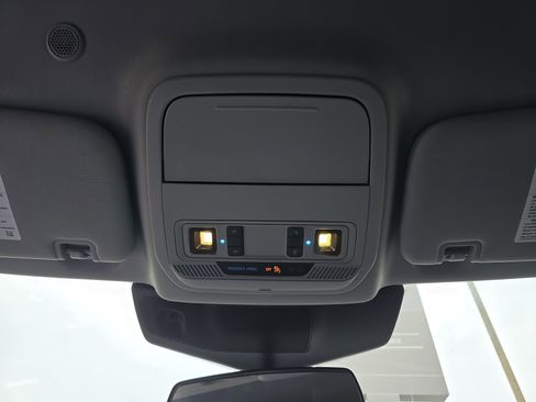 Used 2021 Ford Explorer XLT w/ Equipment Group 202A image 26