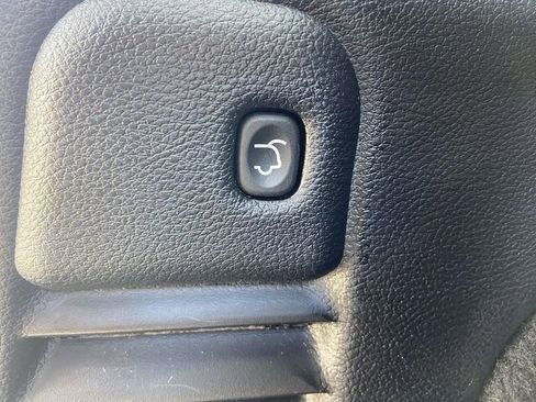 Used 2019 Jeep Grand Cherokee Altitude image 16