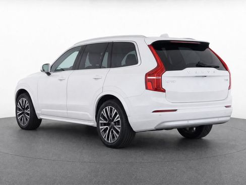 Used 2022 Volvo XC90 T5 Momentum w/ Climate Package FWD image 5