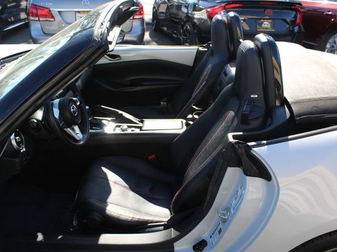 Used 2016 MAZDA MX-5 Miata Grand Touring RWD image 20