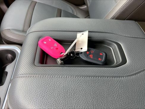 Used 2022 GMC Sierra 3500 Denali w/ Denali Ultimate Package image 15