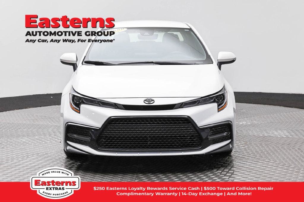 Used 2022 Toyota Corolla SE FWD image 3