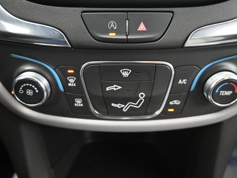 Used 2022 Chevrolet Equinox LS w/ LS Convenience Package AWD/4WD image 16