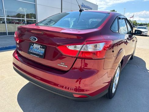 Used 2014 Ford Focus SE w/ SE Winter Package FWD image 5