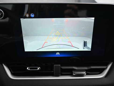 New 2026 Chevrolet Equinox LT w/ Convenience Package II FWD image 18