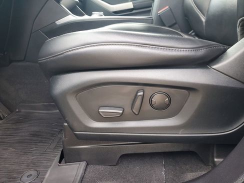 Used 2022 Ford Explorer XLT w/ Equipment Group 202A RWD image 15