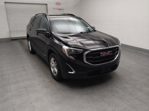 Used 2020 GMC Terrain SLE w/ Driver Convenience Package FWD image 13