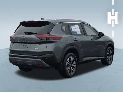 Used 2023 Nissan Rogue SV w/ SV Premium B Package image 3