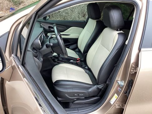 Used 2019 Buick Encore Preferred w/ Safety Package image 27