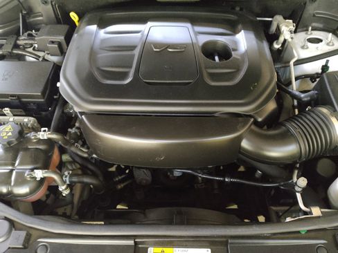 Used 2019 Jeep Grand Cherokee Altitude AWD/4WD image 30