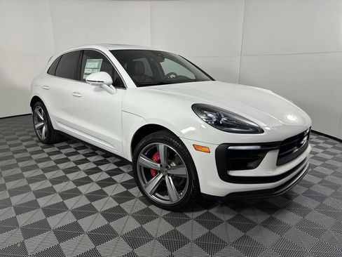 Certified 2025 Porsche Macan S image 7