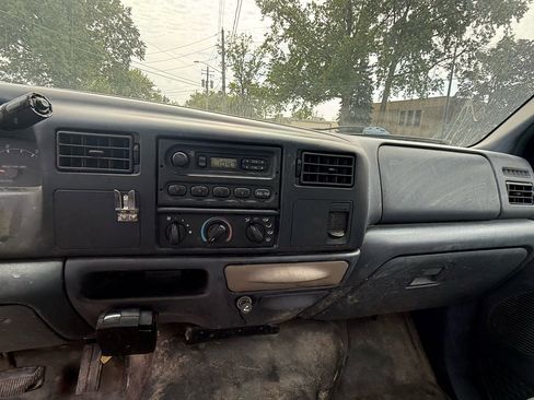 Used 2000 Ford F550 2WD Regular Cab Super Duty image 11
