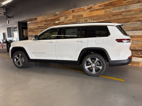 New 2025 Jeep Grand Cherokee L Limited image 20