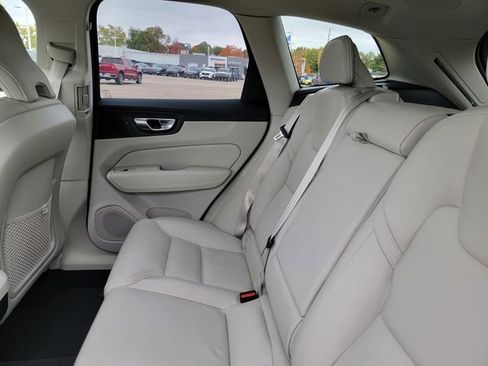 Used 2024 Volvo XC60 B5 Ultimate image 17