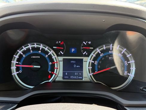 Used 2016 Toyota 4Runner SR5 Premium AWD/4WD image 30