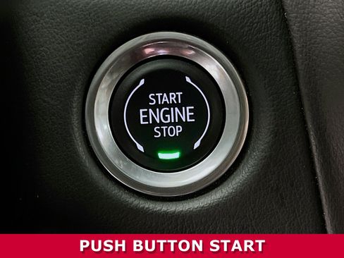 Used 2024 GMC Yukon XL SLT image 12