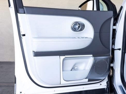 New 2026 Hyundai Ioniq 9 Limited image 14