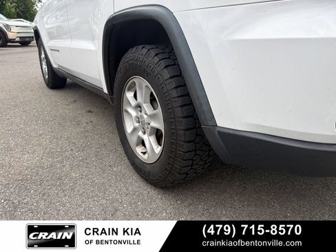 Used 2015 Jeep Grand Cherokee Laredo w/ Quick Order Package 23E RWD image 13