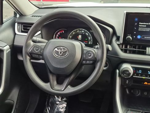Certified 2025 Toyota RAV4 XLE AWD/4WD image 11
