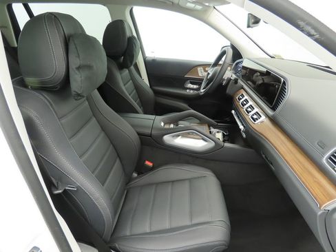 New 2026 Mercedes-Benz GLS 450 4MATIC image 22