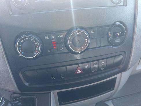 Used 2017 Mercedes-Benz Sprinter 3500 image 18