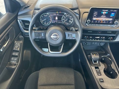 Used 2024 Nissan Rogue SV FWD image 17