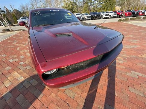 Used 2018 Dodge Challenger SXT w/ Blacktop Package image 25