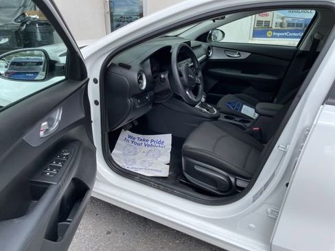 Certified 2023 Kia Forte LXS FWD image 8