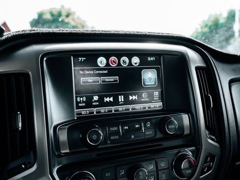 Used 2018 GMC Sierra 2500 Denali w/ Duramax Plus Package AWD/4WD image 34