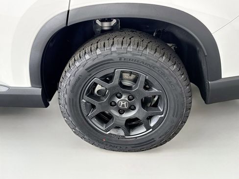 Used 2023 Honda Pilot TrailSport image 4